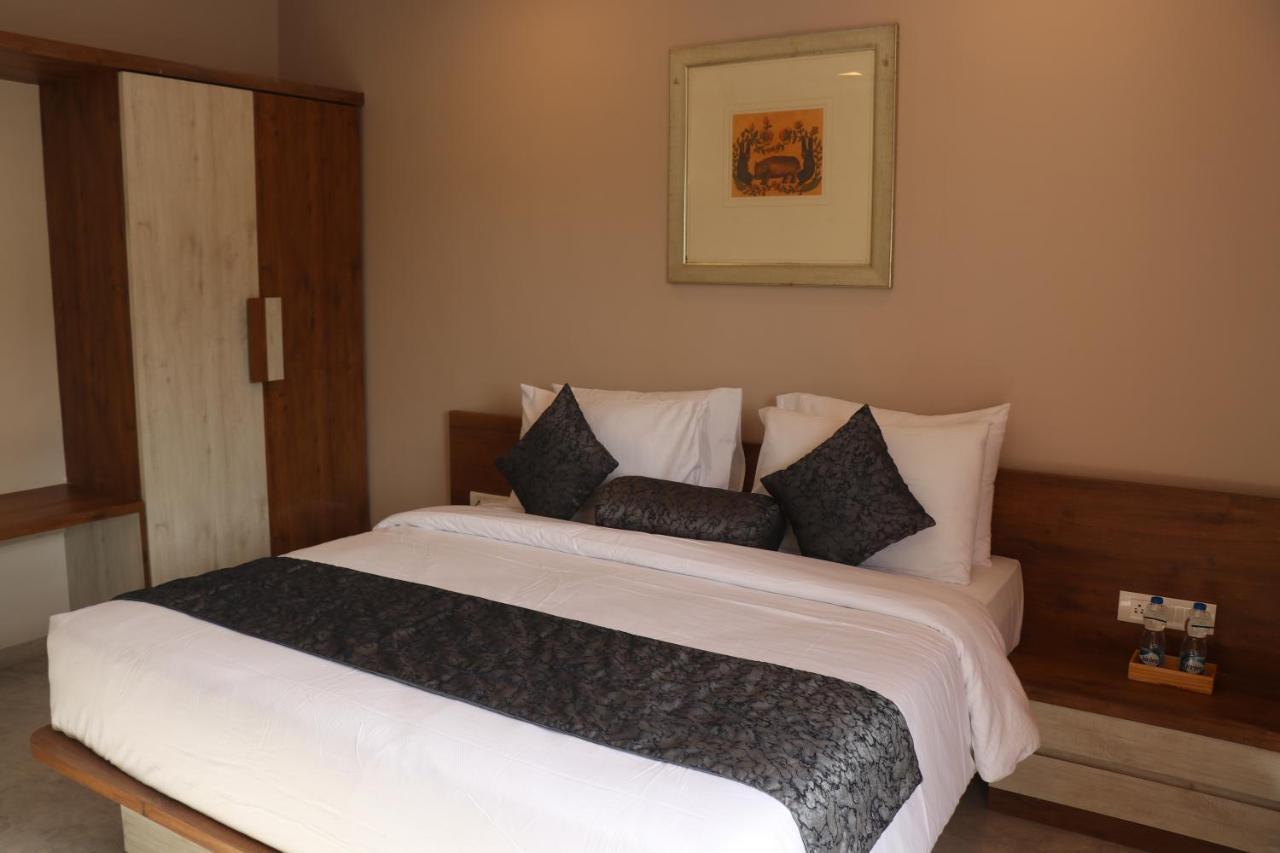 Nest Beacon Resort Daman Exterior foto